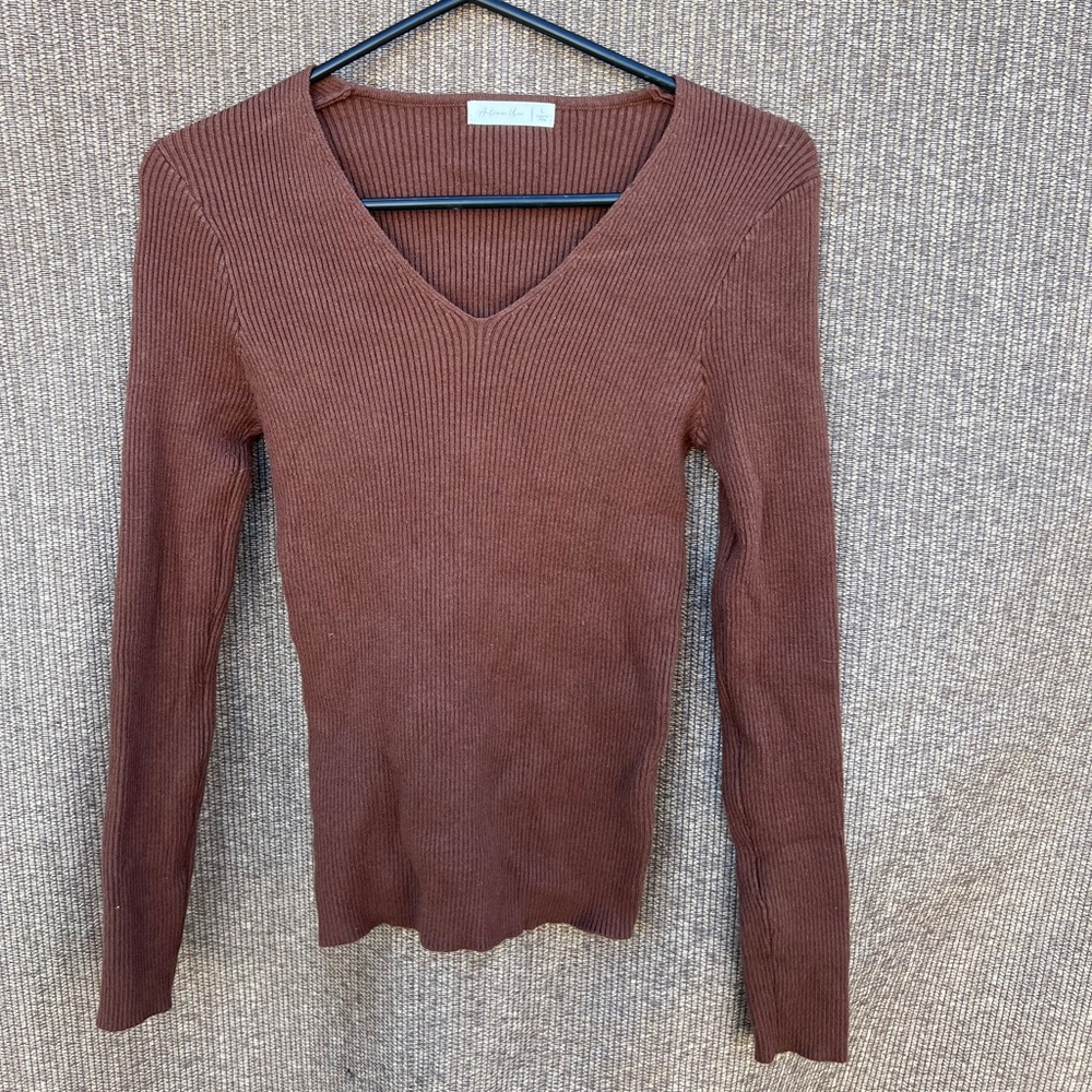 Active USA Womens Tight Knit V-Neck Sweater Long Sleeve Button Accent Size L